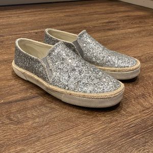 Jack Rogers 6 silver glitter slip ons